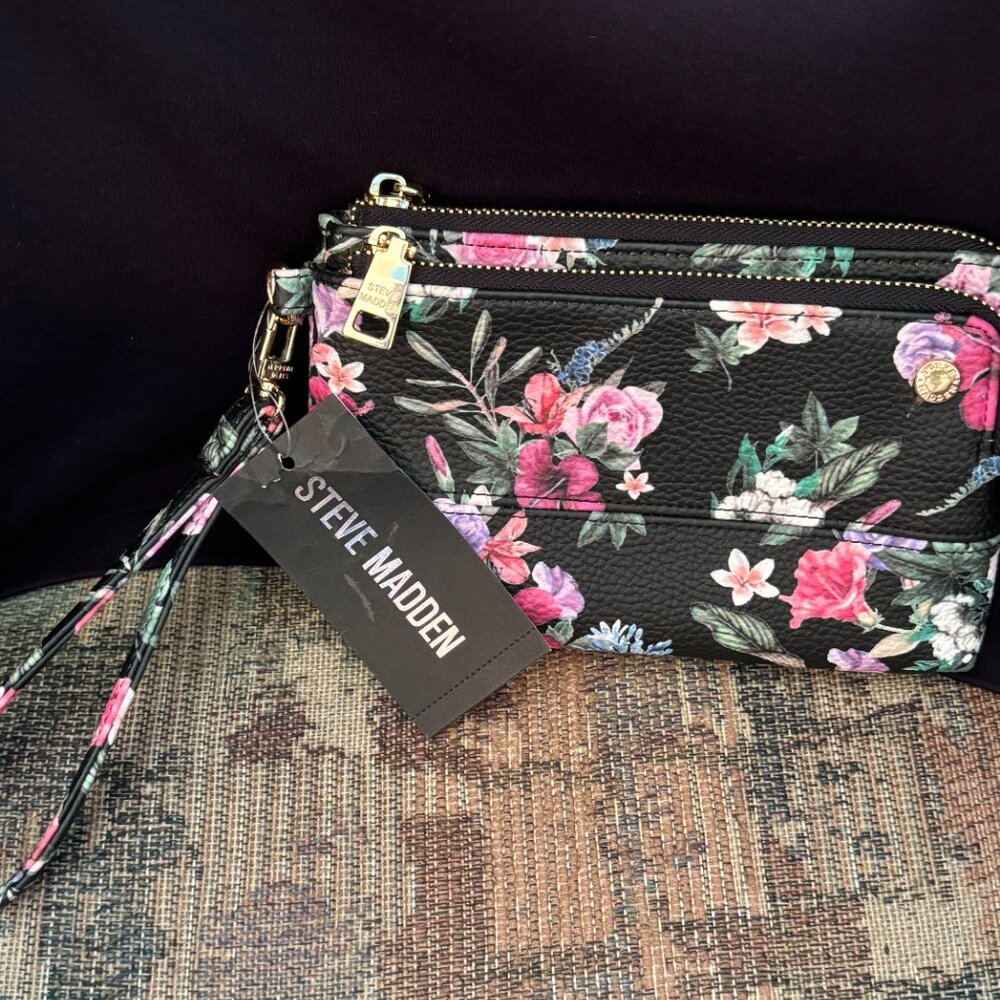 Steve Madden Floral Wristlet - NWT - Picture 2 of 11